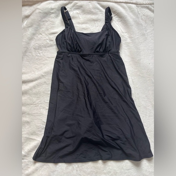 Lands’ End Black Swim Athletic Dress with Shorts Size 6D - Picture 2 of 8